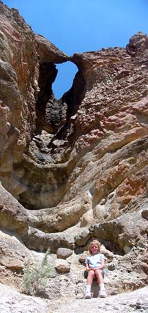 Summer and natural arch in the Palisades